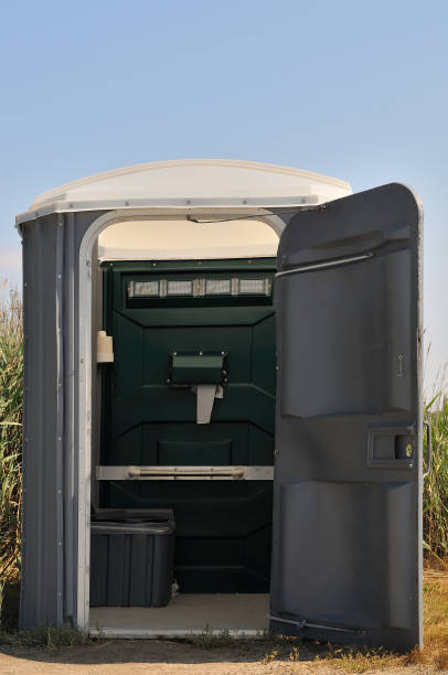 Portable Toilet Options We Offer in Shelburn, IN